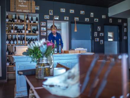 Ambiance du restaurant Le Saltimbanque à Eaucourt-sur-Somme, dans la Vallée de la Somme